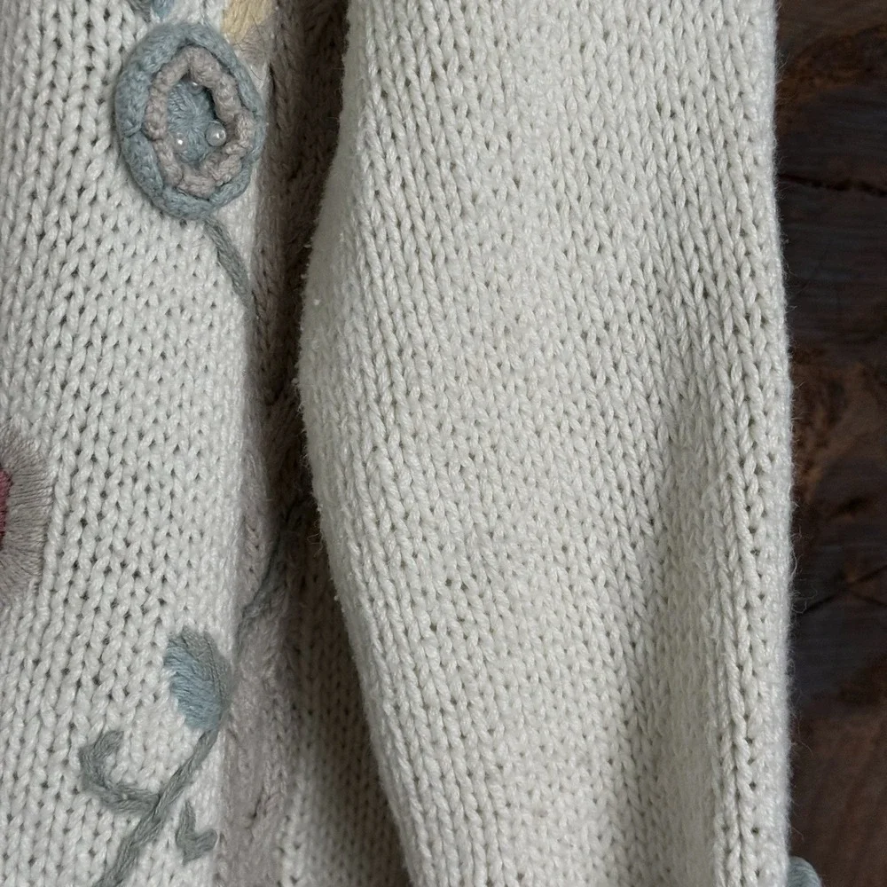 Yarnworks Hand Knit Floral Cable Knit Sweater Medium‎ Cottagecore